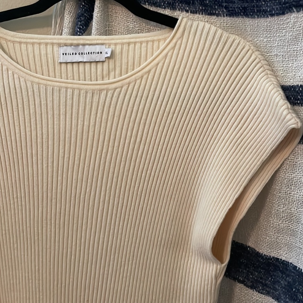 Veiled Collection Ribbed knit sweater with split hem - Picture 3 of 3
